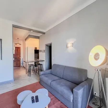 Villa - Charming With Balcony Cannes