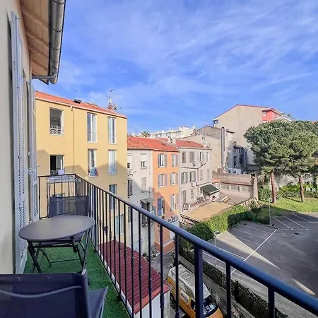 - Charming With Balcony