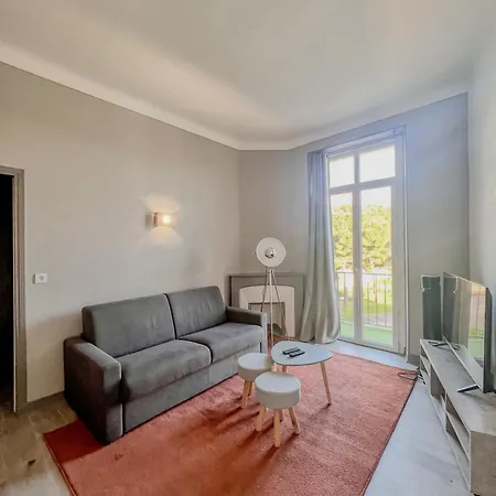 Villa - Charming With Balcony Cannes